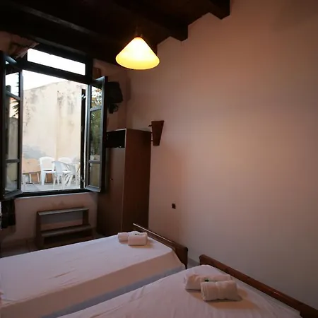 Chania 게스트하우스 3*